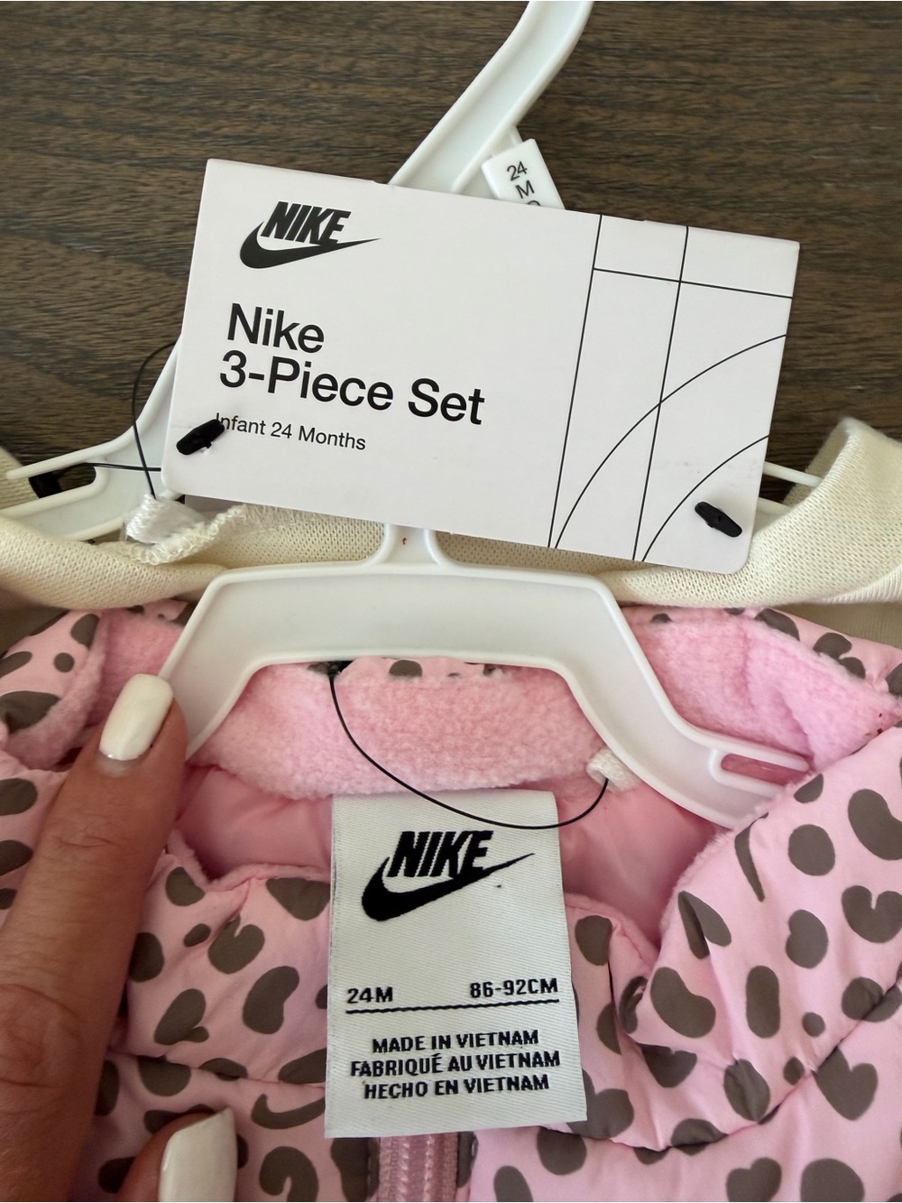 NWT Nike Girls 3 Piece Outfit Set 24M Pink Leopard Puffer Vest Shirt Leggings - Picture 4 of 4